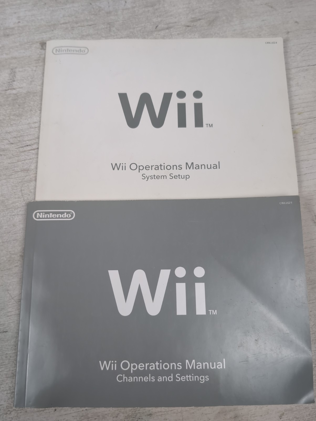 Nintendo Wii Black Console Bundle RVL-101 2 Controllers/Case/Manuals/10 Games