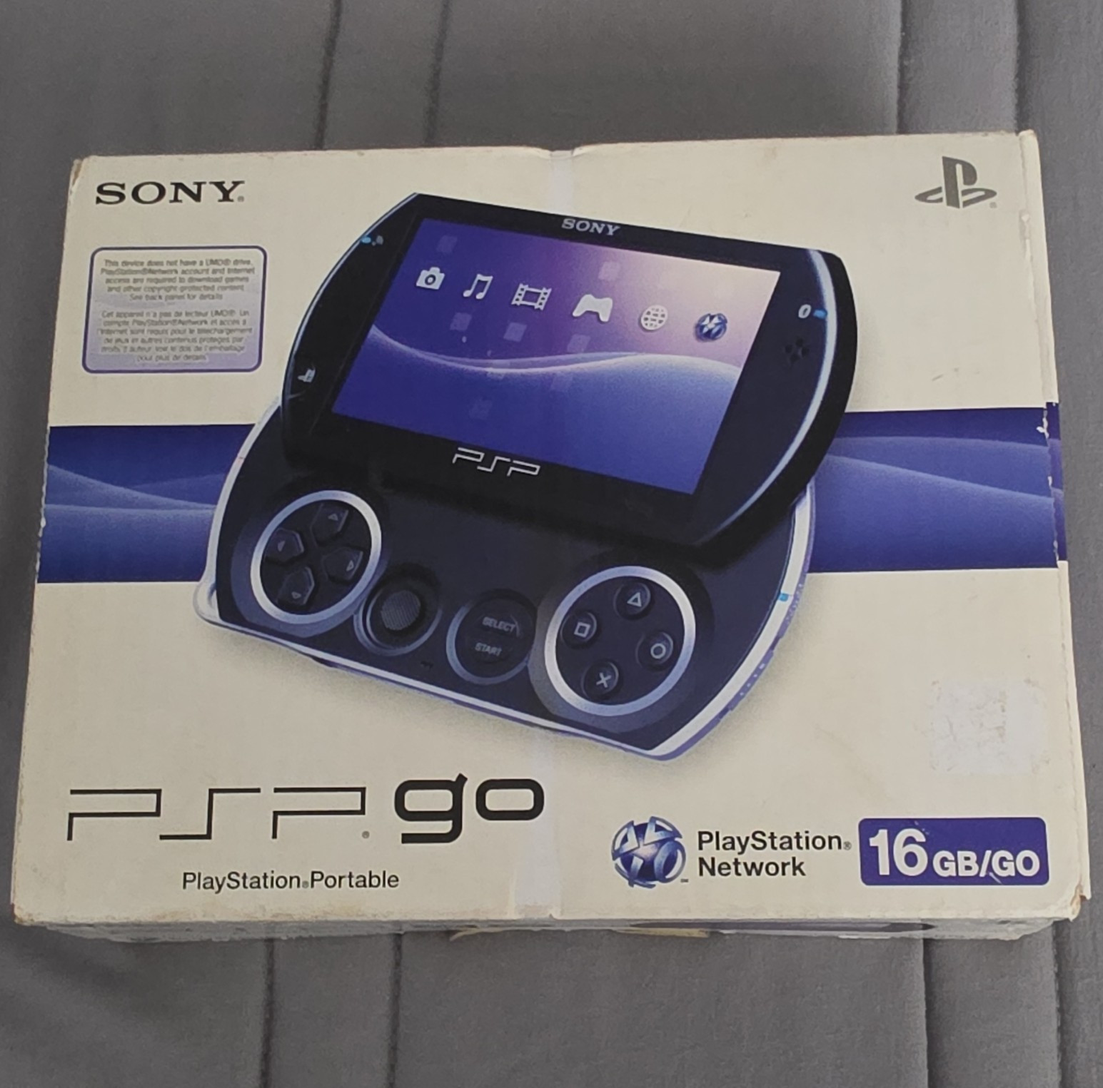 Sony PSP Go 16GB Black Handheld System Wi-Fi Bluetooth USB PSP-N1001