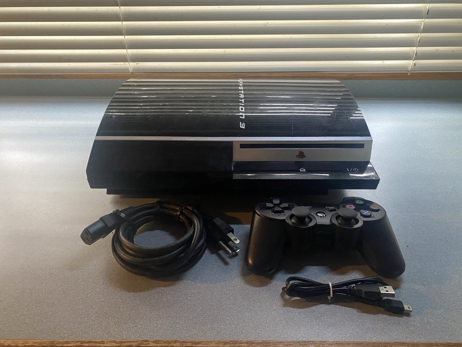 Sony PlayStation 3 80GB Black NTSC-U/C 1080p Console w/ Controller & Cables