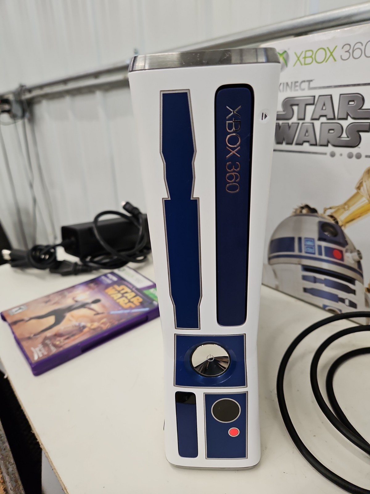 Xbox 360 R2D2 Star Wars Console C3PO Controller White Kinect Games 320GB Box