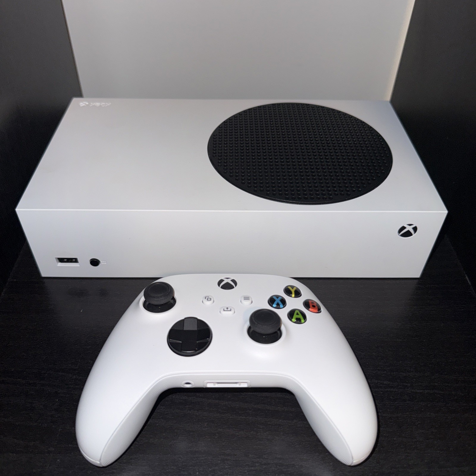 Microsoft Xbox Series S 512GB White 4K UHD Wi-Fi Console w/ Controller , Cables