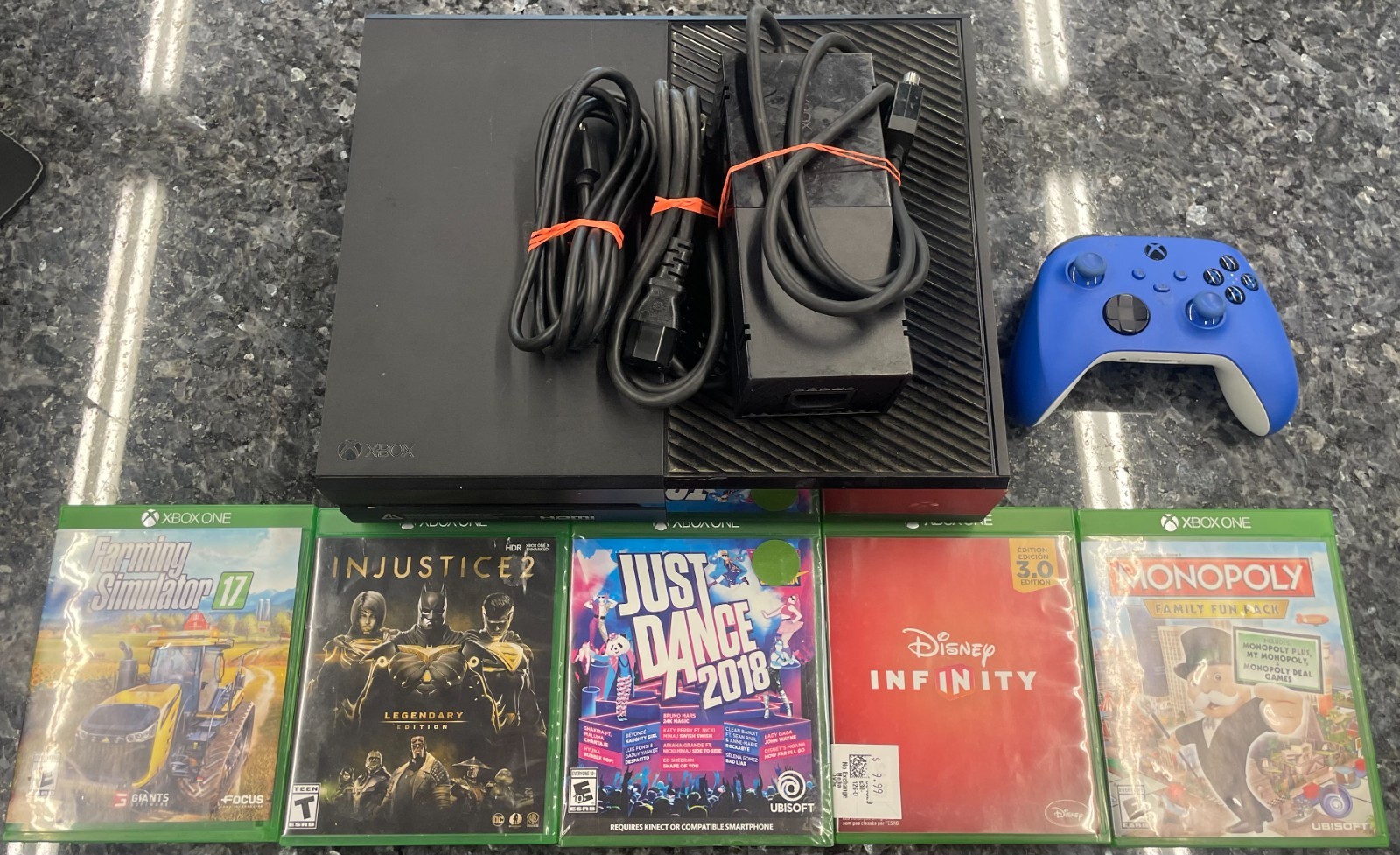 Microsoft Xbox One 500GB USED w/ a bundle of 5 games & controller – FOR SALE !!