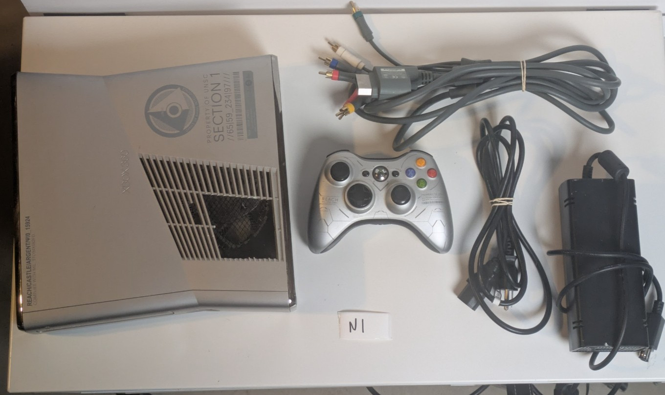 Microsoft Xbox 360 Halo Reach 250GB Controller Tested *Cosmetic Issues Read*