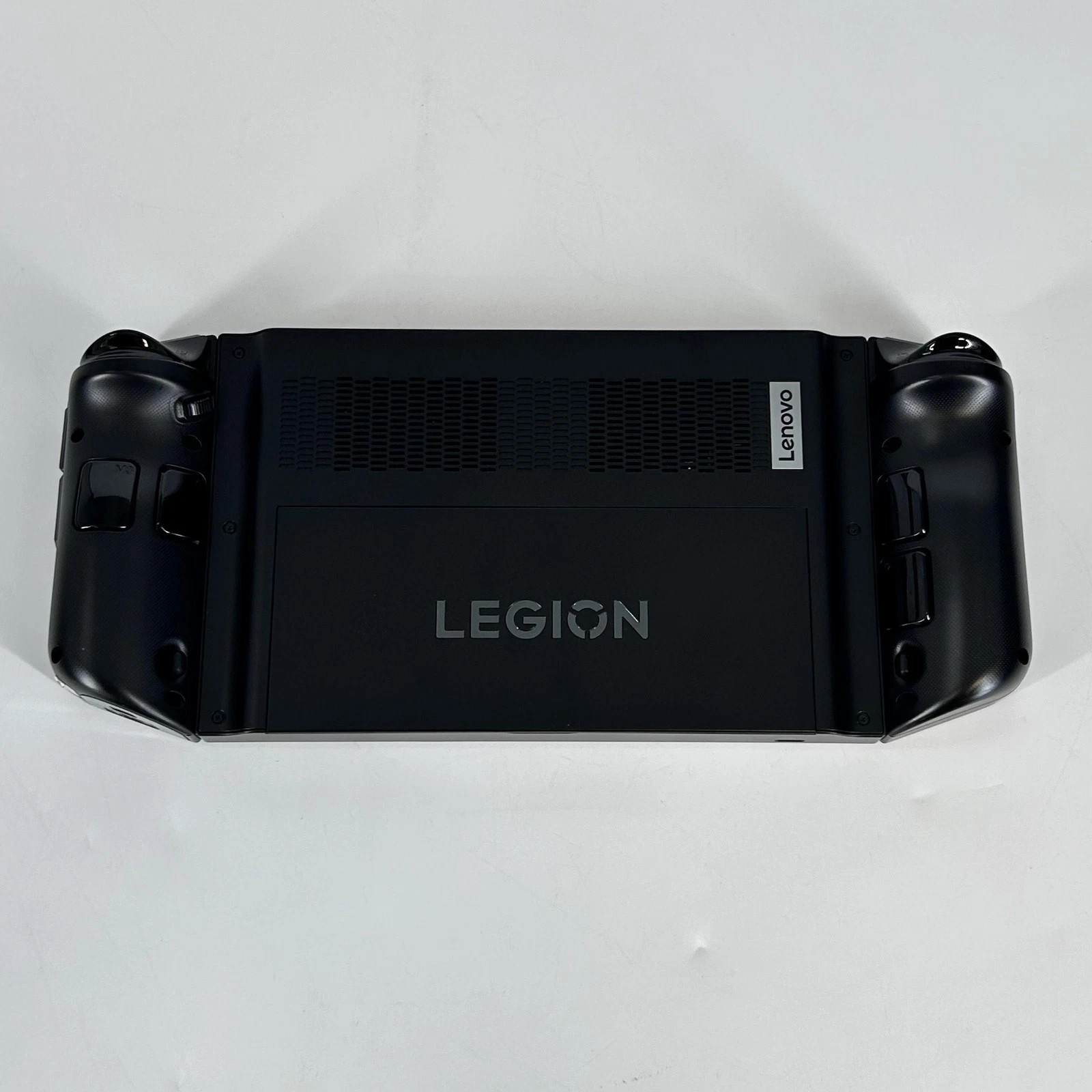 Lenovo Legion Go AMD Ryzen Z1 Extreme 16GB RAM 1TB w/ Case/Charger – Good