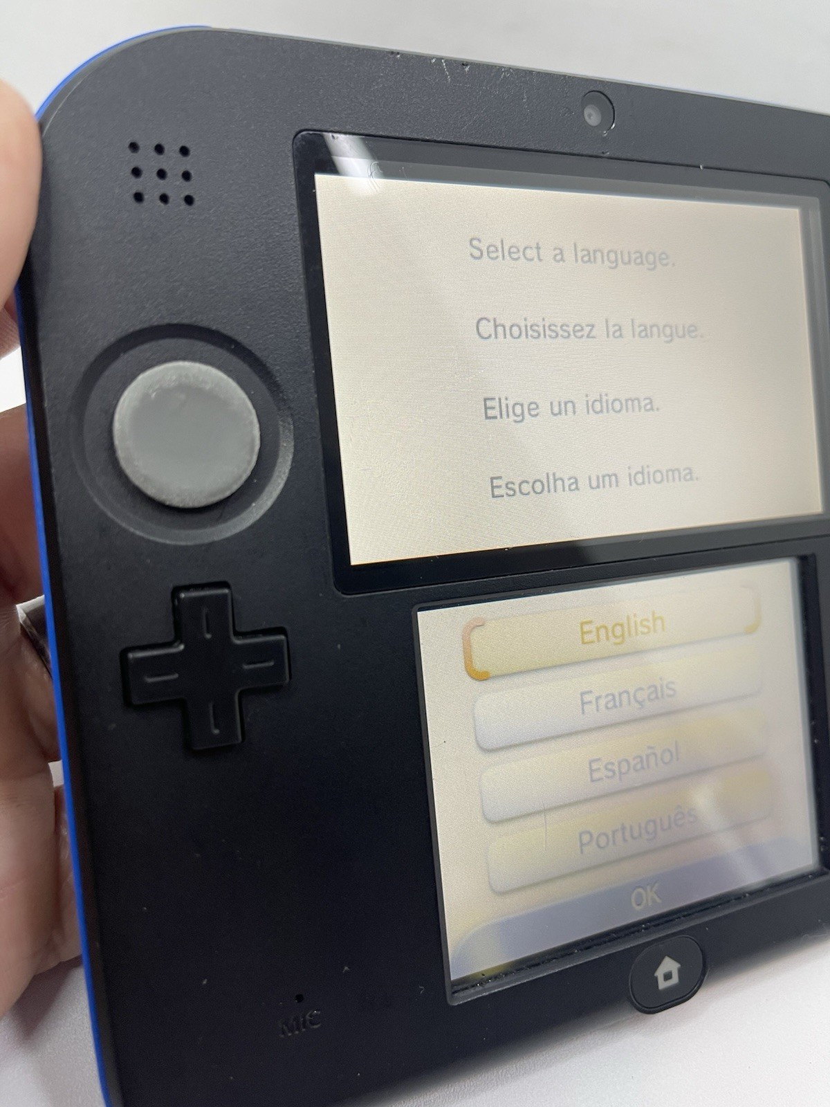 Nintendo 2DS Black & Blue Handheld Video Game System FTR-001 w Charger & Games