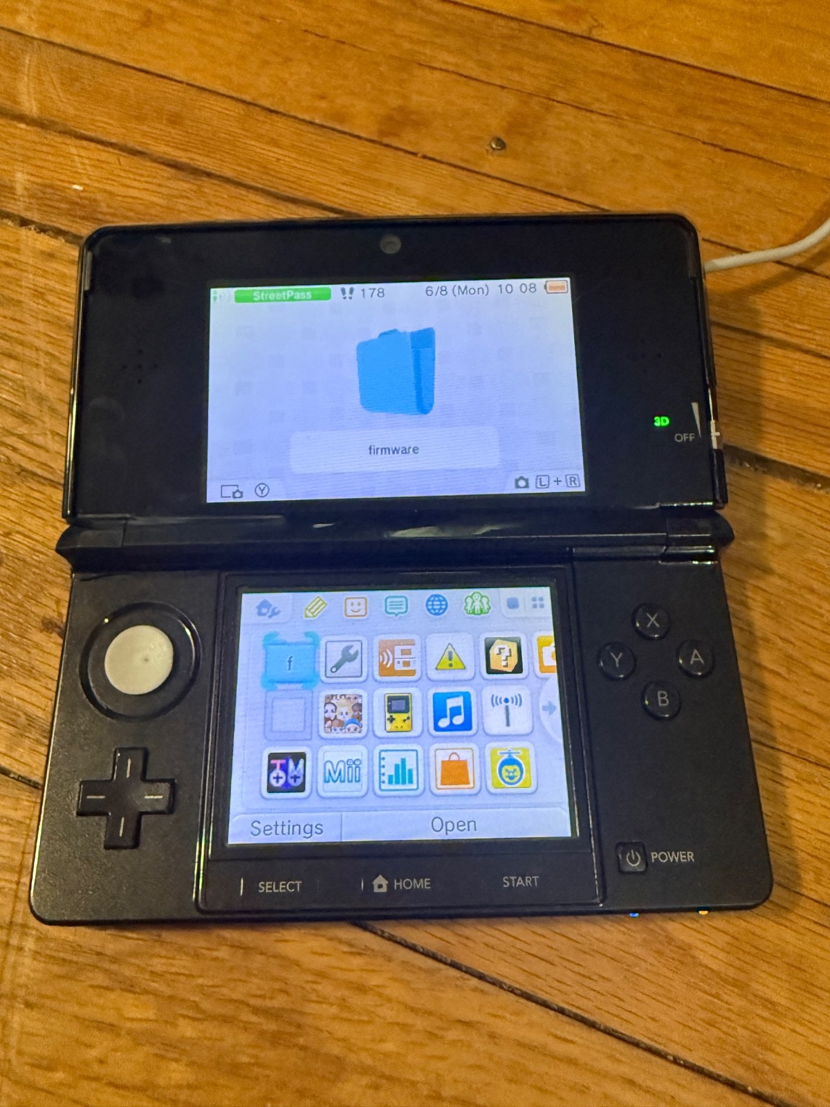 Nintendo 3DS Handheld system Cosmo Black