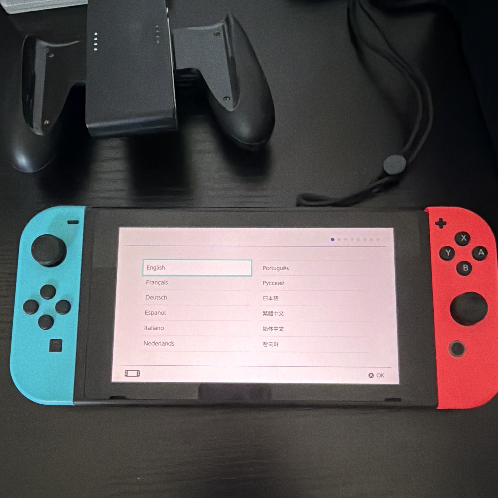 Nintendo Switch HAC-001 Console Bundle w/ Dock Joy-Cons Grip 32GB + Gray Joy-Con
