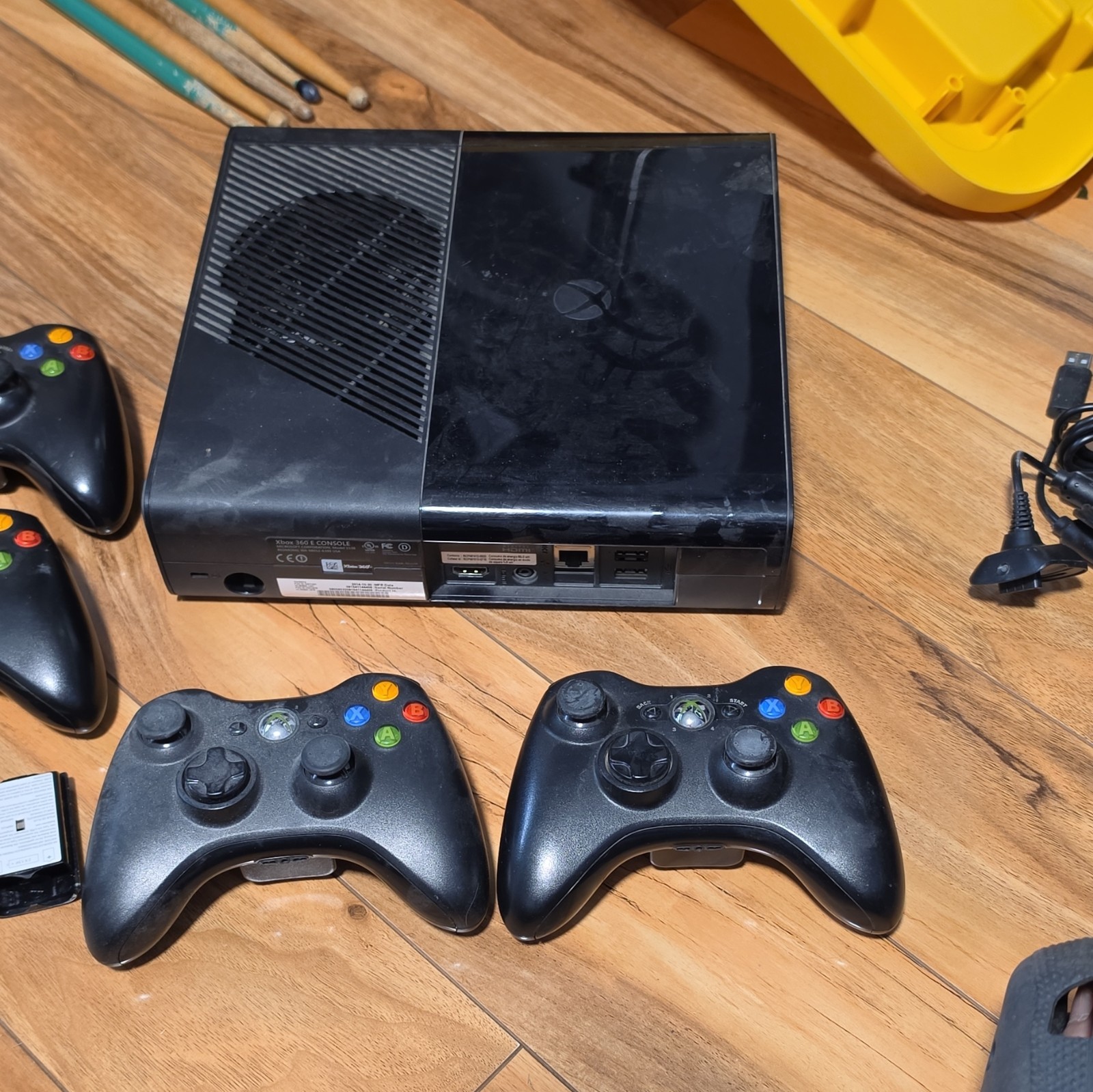 Microsoft Xbox 360 E 4GB Black Console 1538 HDMI Wi-Fi w/ 4 Controllers