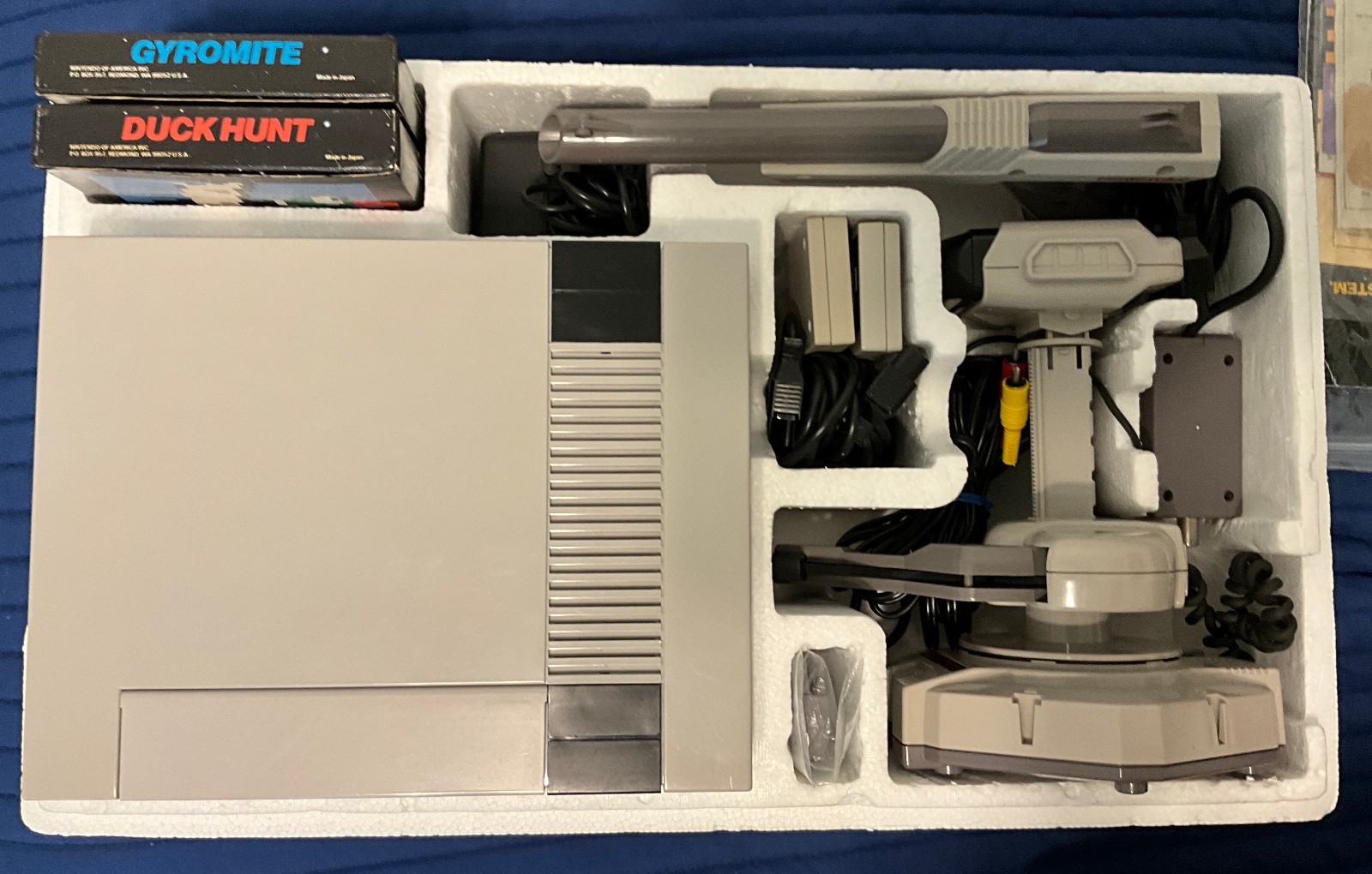 Nintendo / NES Deluxe Set – Console w/ Rob the Robot – Boxed – Tested