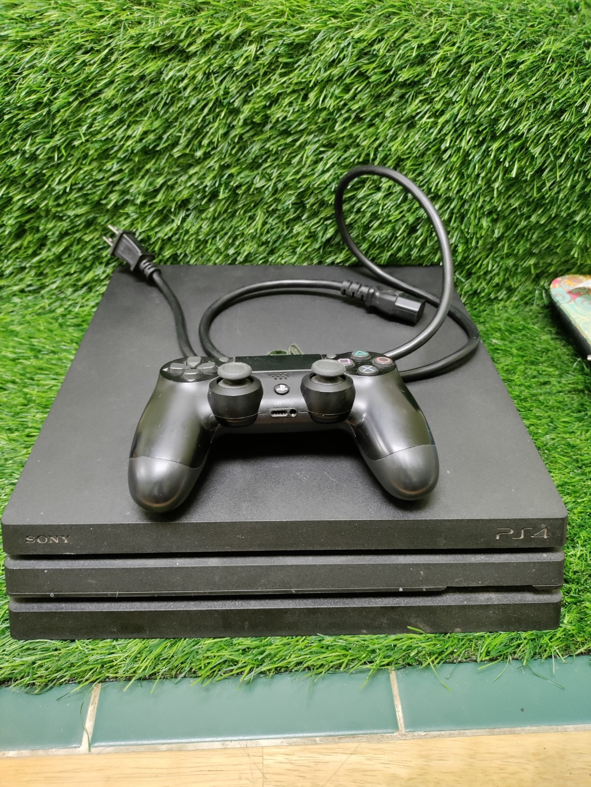 Sony PlayStation 4 Pro CUH-7115B 1TB Console Tested Working Controller