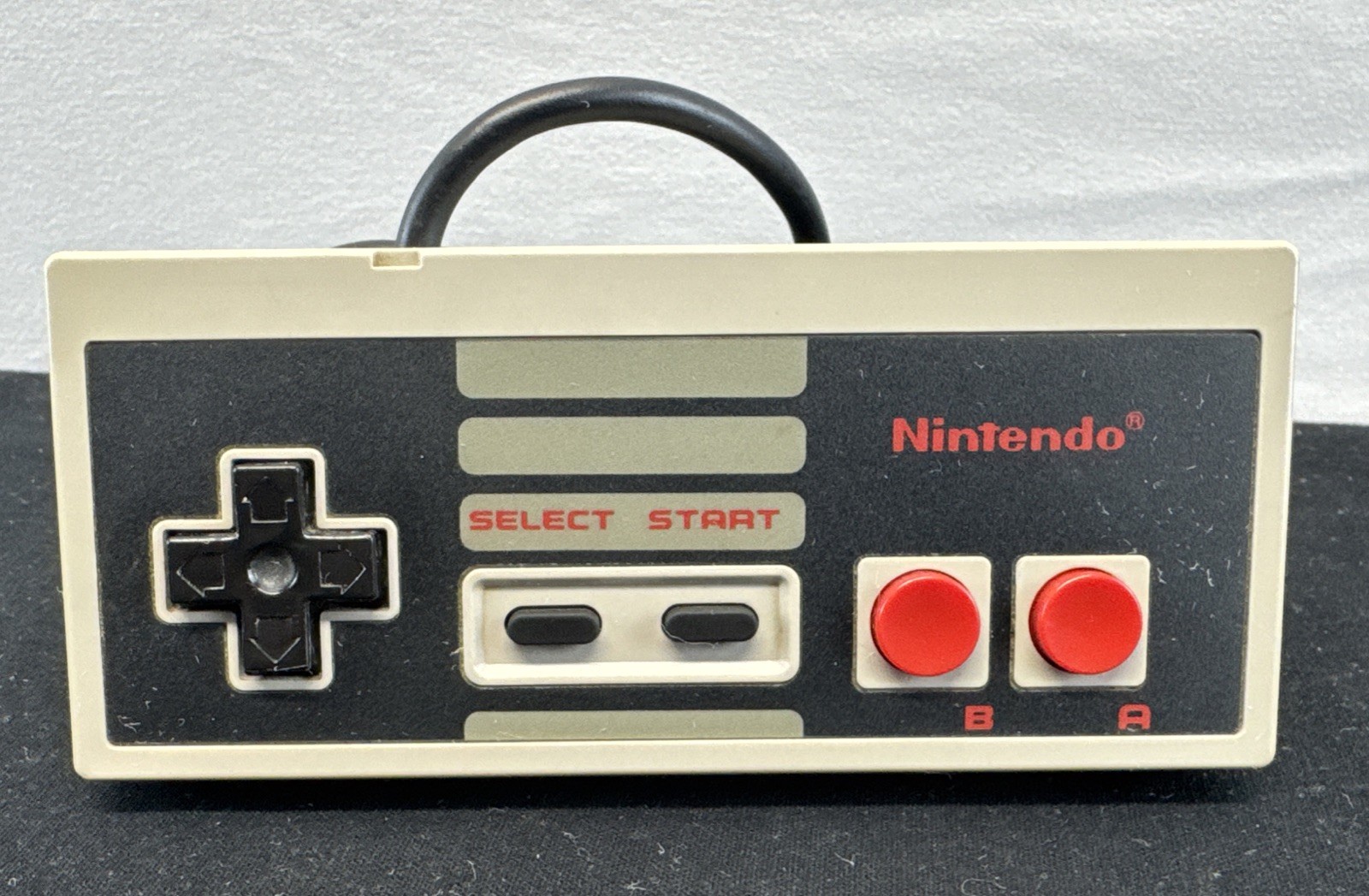 Nintendo Entertainment System NES-001 Tested Working w/2 remotes gun/game/Cords