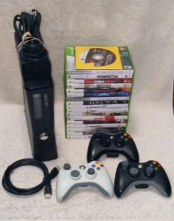 Microsoft Xbox 360 S, 250gb, 18 Games, 3 Controllers (Refur. Works) Read Desc!!