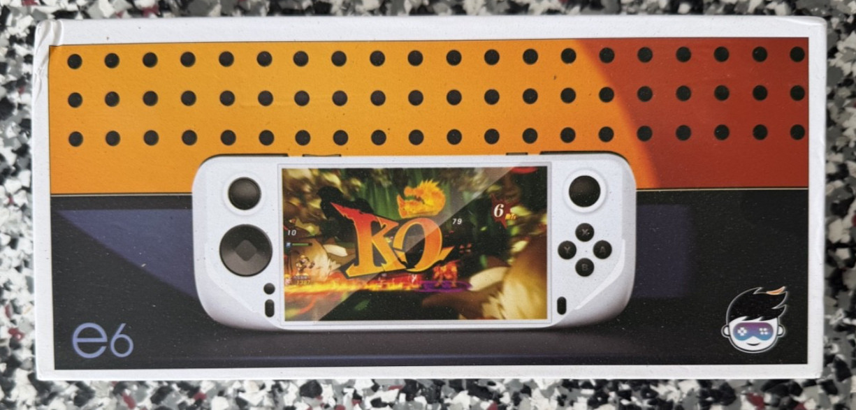E6 Retro Handheld Game Console,supports connection to game controllers-White