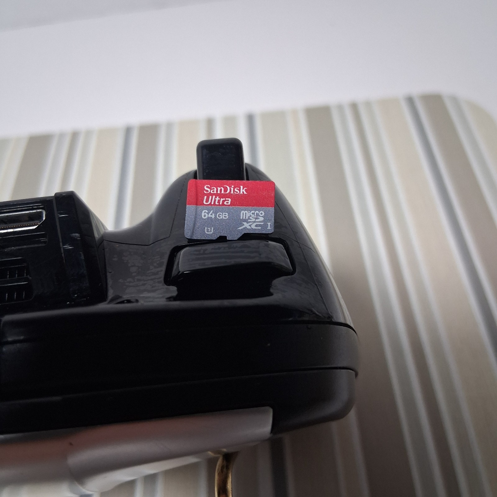 Nvidia Shield Portable Handheld Console P2450 16GB Black + 64GB MicroSD – Tested