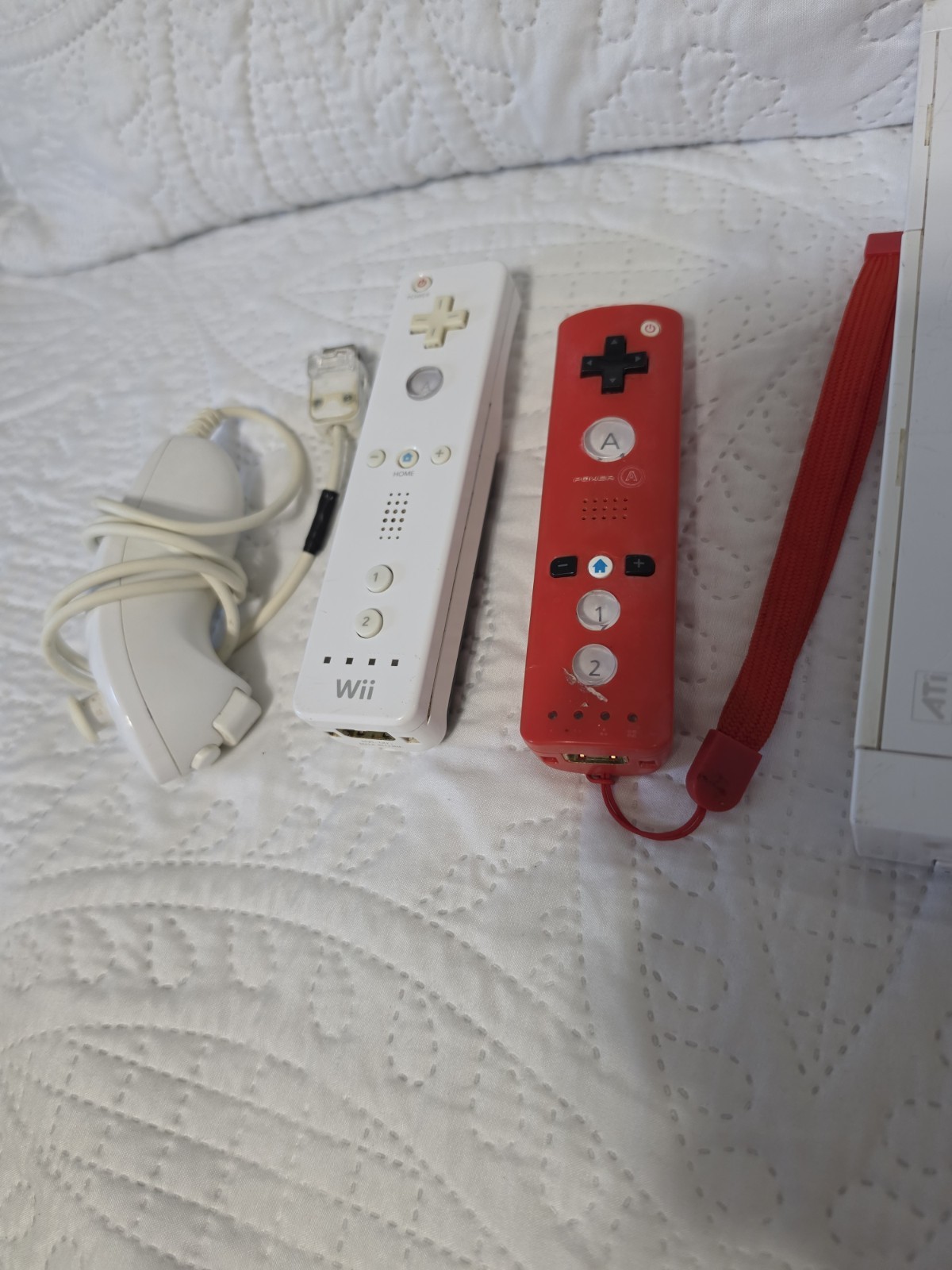 Nintendo Wii Console RVL-001 Tested w/ 2 Controllers 1 Nunchucks & Cables