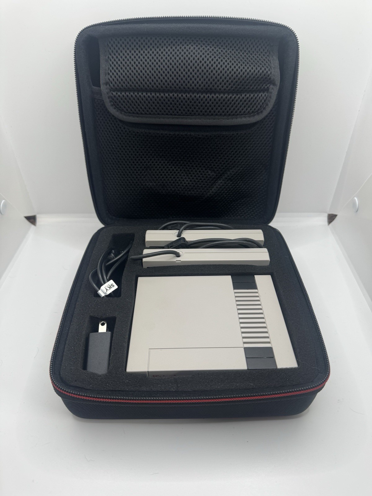 Nintendo NES Classic Edition Mini Console w/ Case, 2 Controllers Cords Authentic