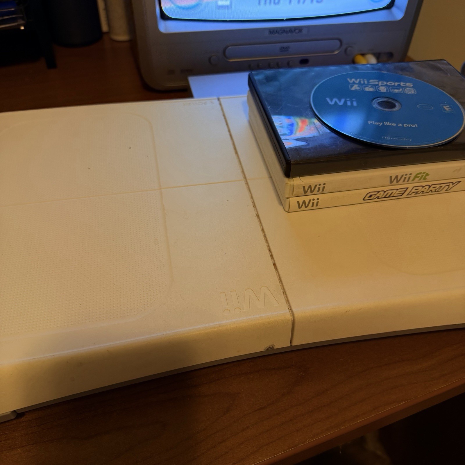 Nintendo Wii Console Bundle W Wii Fit, Controllers And Other Games PLEASE READ