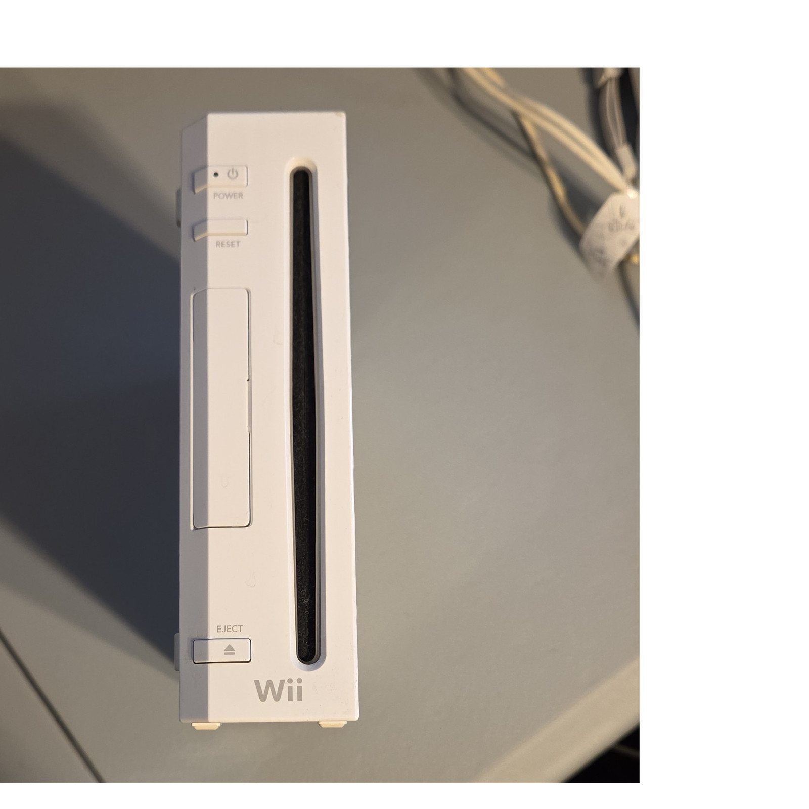 Nintendo Wii RVL-001(USA) White Console Bundle with Controllers, Accessories