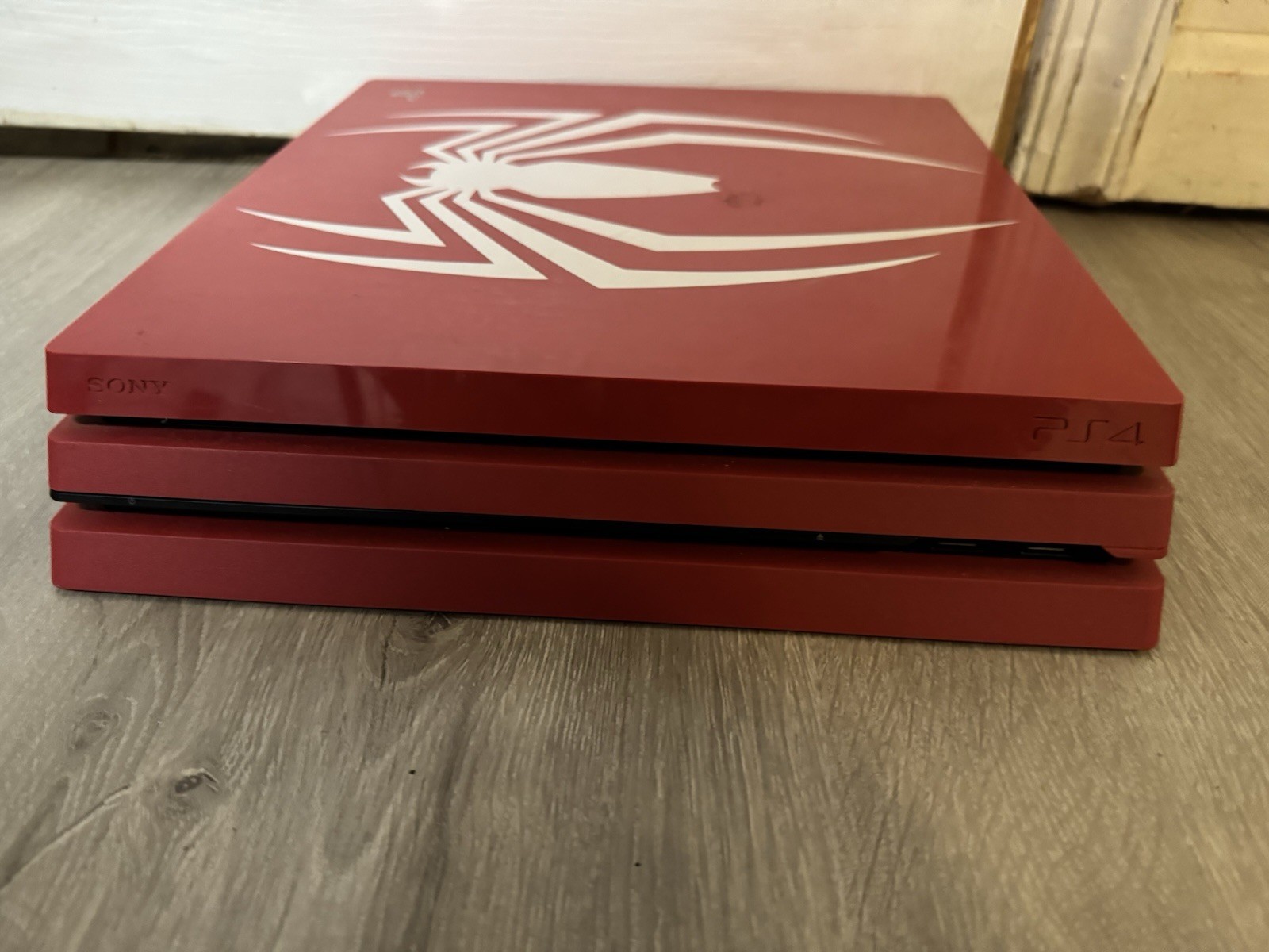Sony PS4 Pro Spider-Man Limited Edition Red 1TB 4K Wi-Fi HDMI Cords