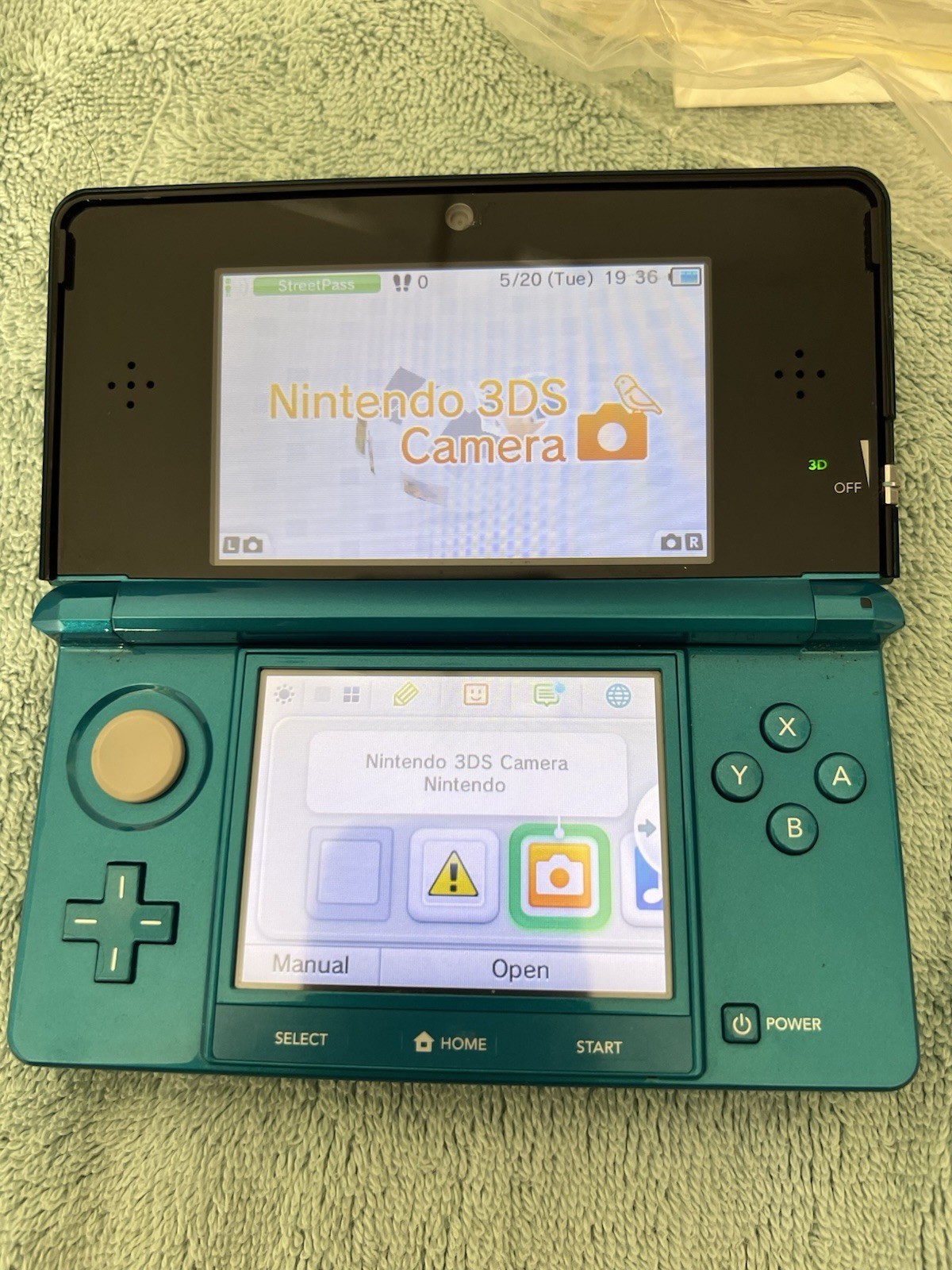 Nintendo 3DS Handheld System – Aqua Blue LK NU Box
