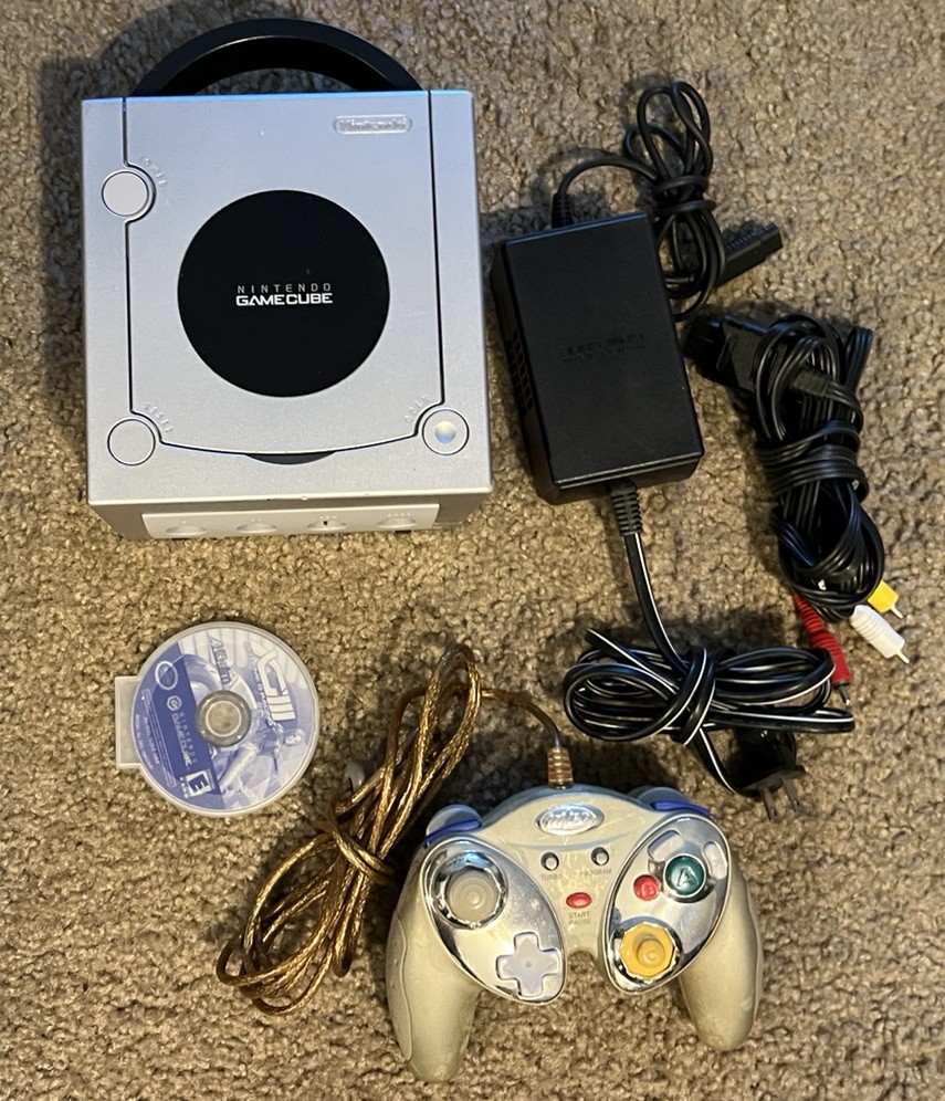 Parts/Repair Nintendo GameCube Platinum OEM cables +. Reads disc sometimes