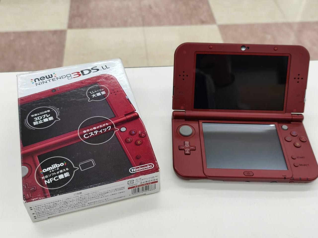 NEW3DSLL Model RED 001 Red NINTENDO