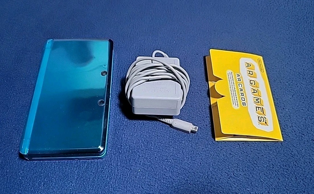 Nintendo 3DS Handheld Console(Aqua Blue), w/ Charger & AR Cards, Tested!