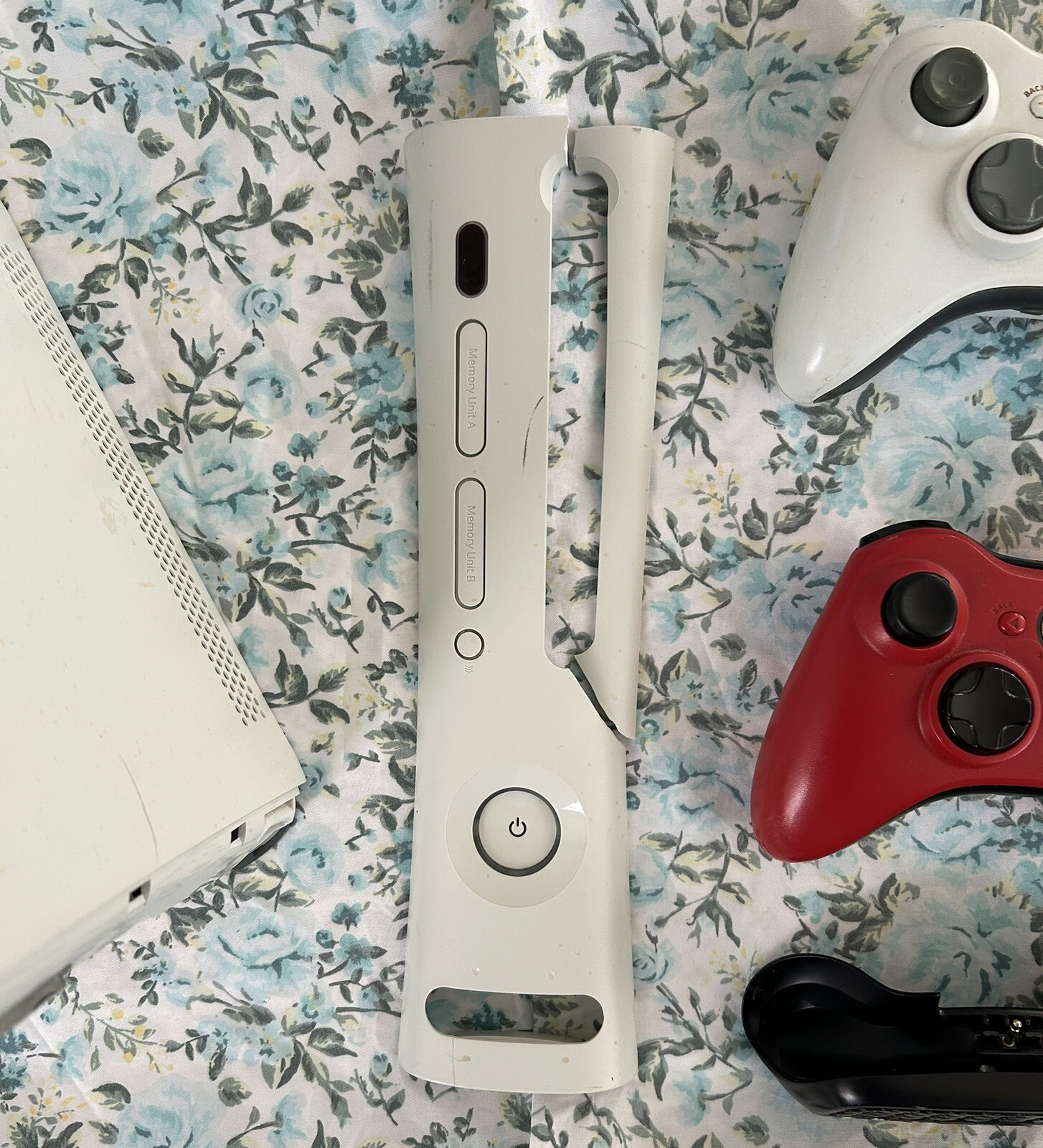 Microsoft Xbox 360 Pro System Bundle 60GB White Console (Untested) *Read Descrip
