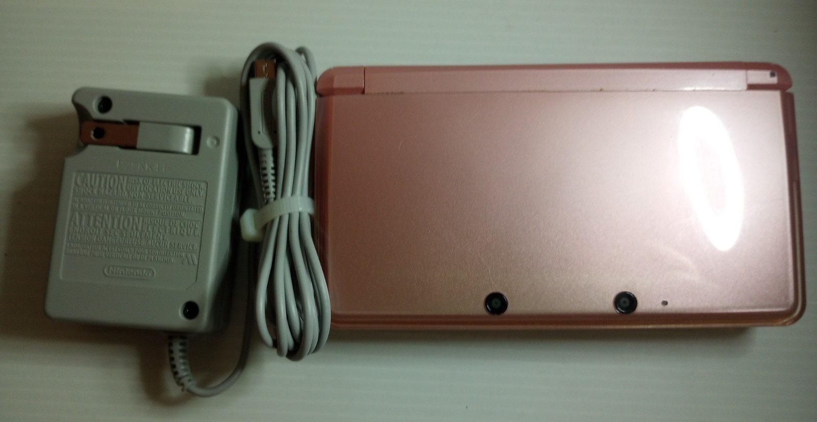 Nintendo 3DS CTR-001 Pearl Pink with OEM Charger Good Shape Some Screen Scratch