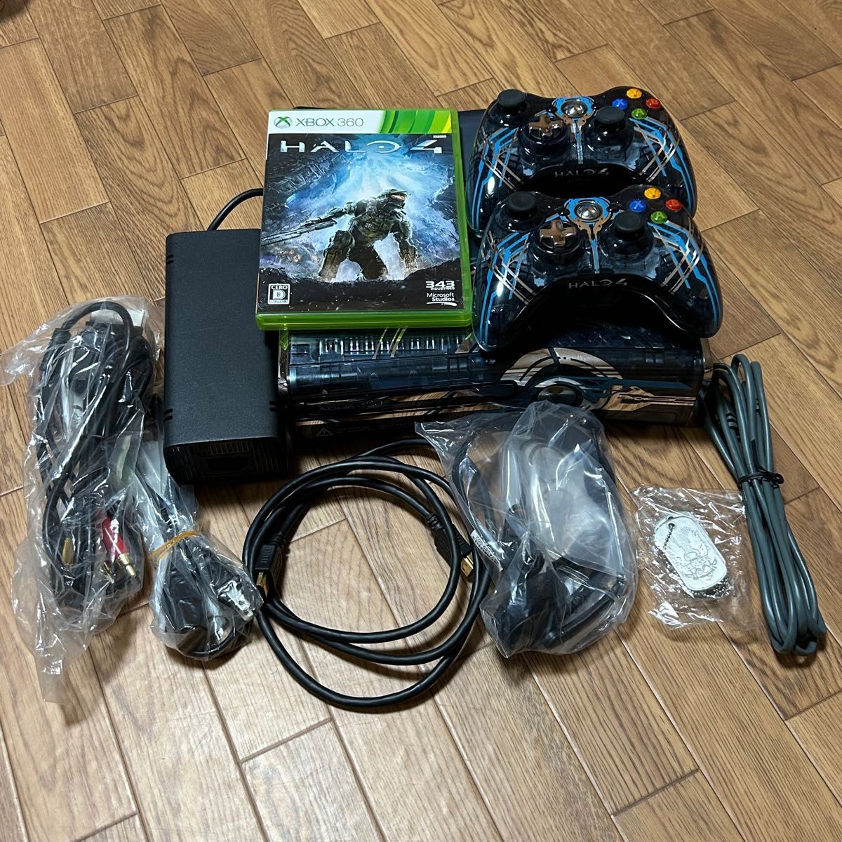 Microsoft Xbox 360 Halo 4 Limited Edition 320GB Console 2 Controllers Tested