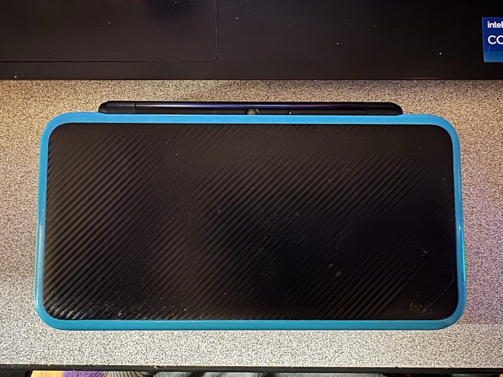 Nintendo 2DS XL Console – Black/Turquoise