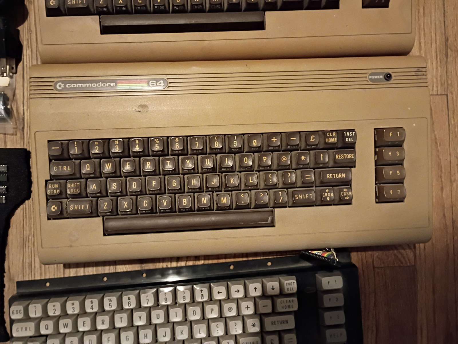 Commodore 64 Personal Computer Lot Plus 1541 floppy drive Plus extra’s For Parts