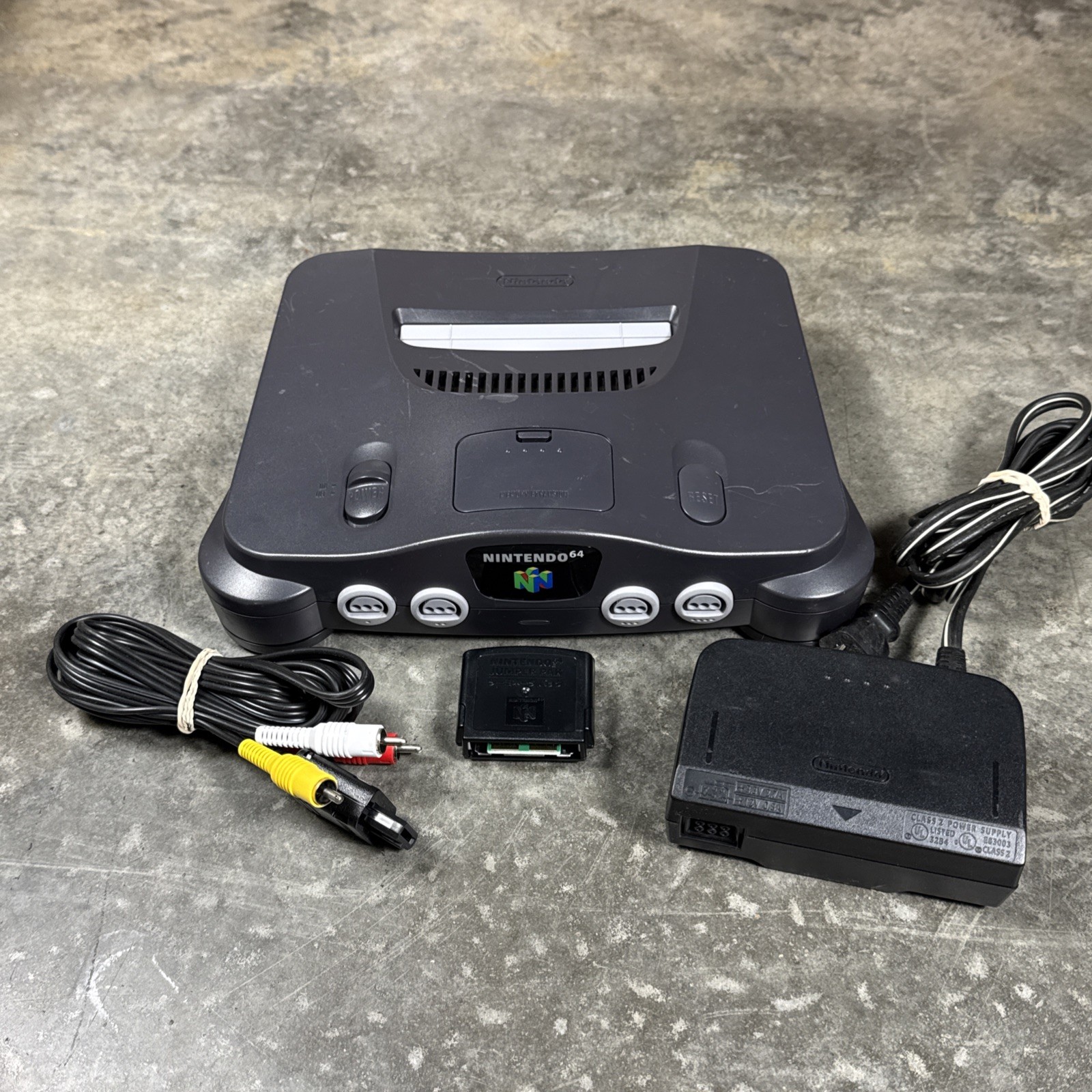 Nintendo 64 N64 Console (NUS-001) w/ Jumper Pak & OEM AV & Power Cables Tested