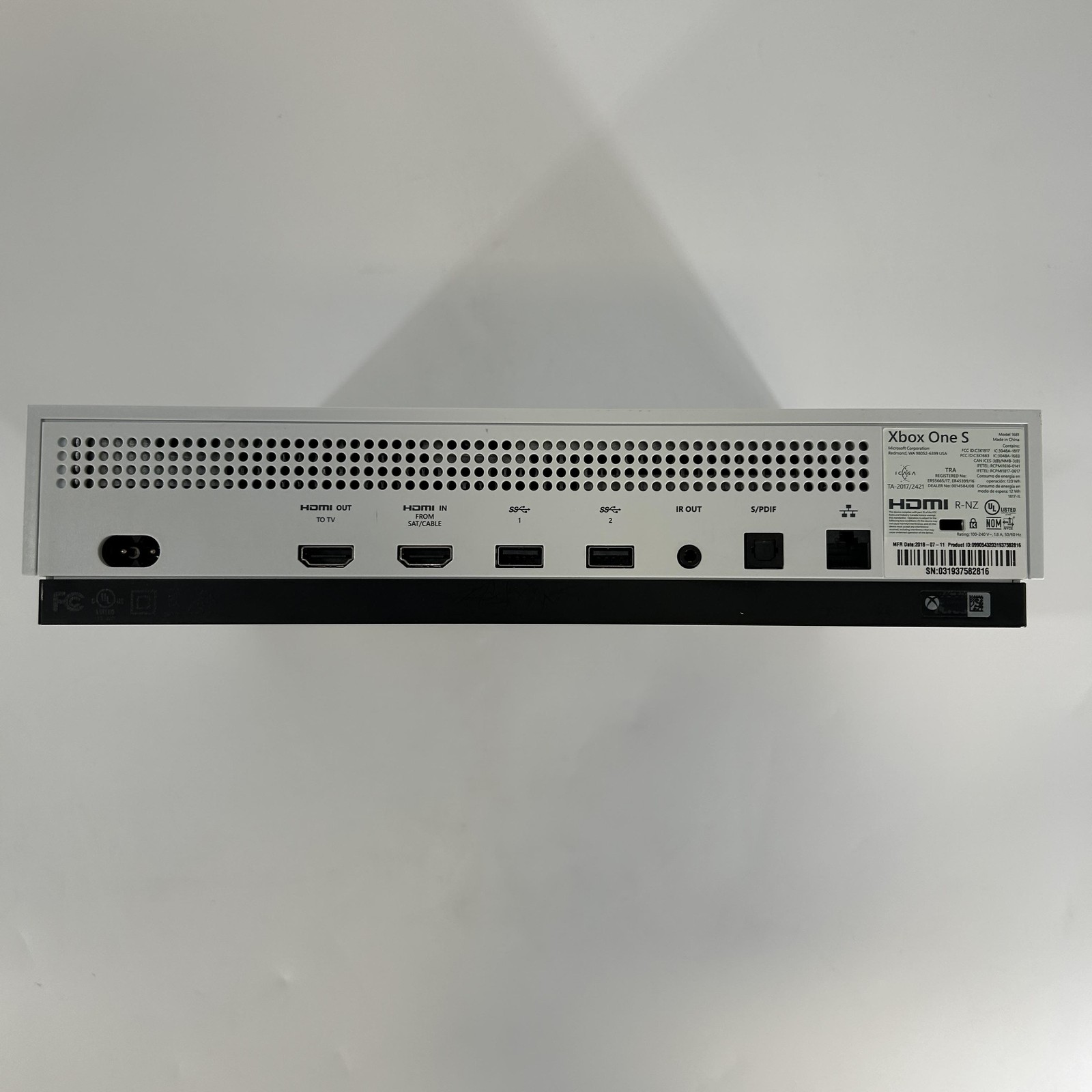 Microsoft Xbox One S Console White 1TB w/ Controller/HDMI/Power Cord- Excellent