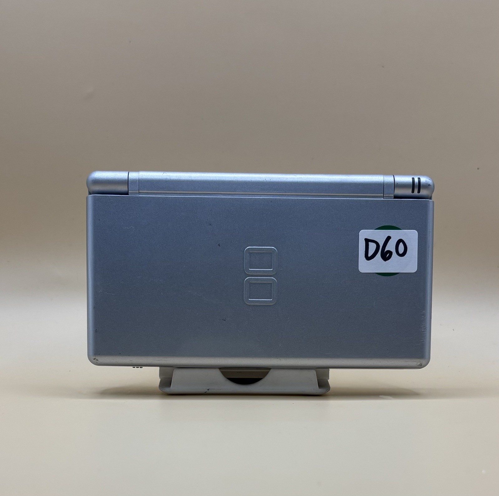Nintendo DS Lite – Silver (D60) READ DESCRIPTION