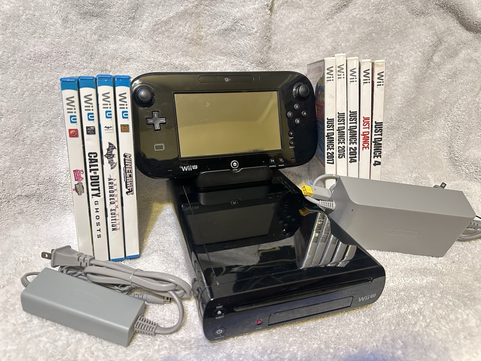 NINTENDO Wii U 32GB HUGE Bundle with Accessories, 9 Games, Disney Infinity
