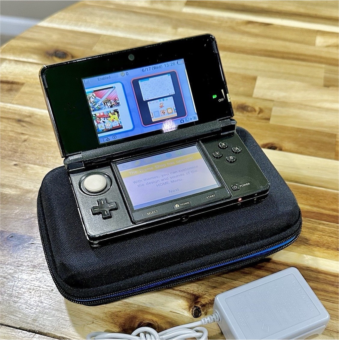 Nintendo 3DS Zelda Triforce Edition Black/Gold Handheld Console w/ Case Charger