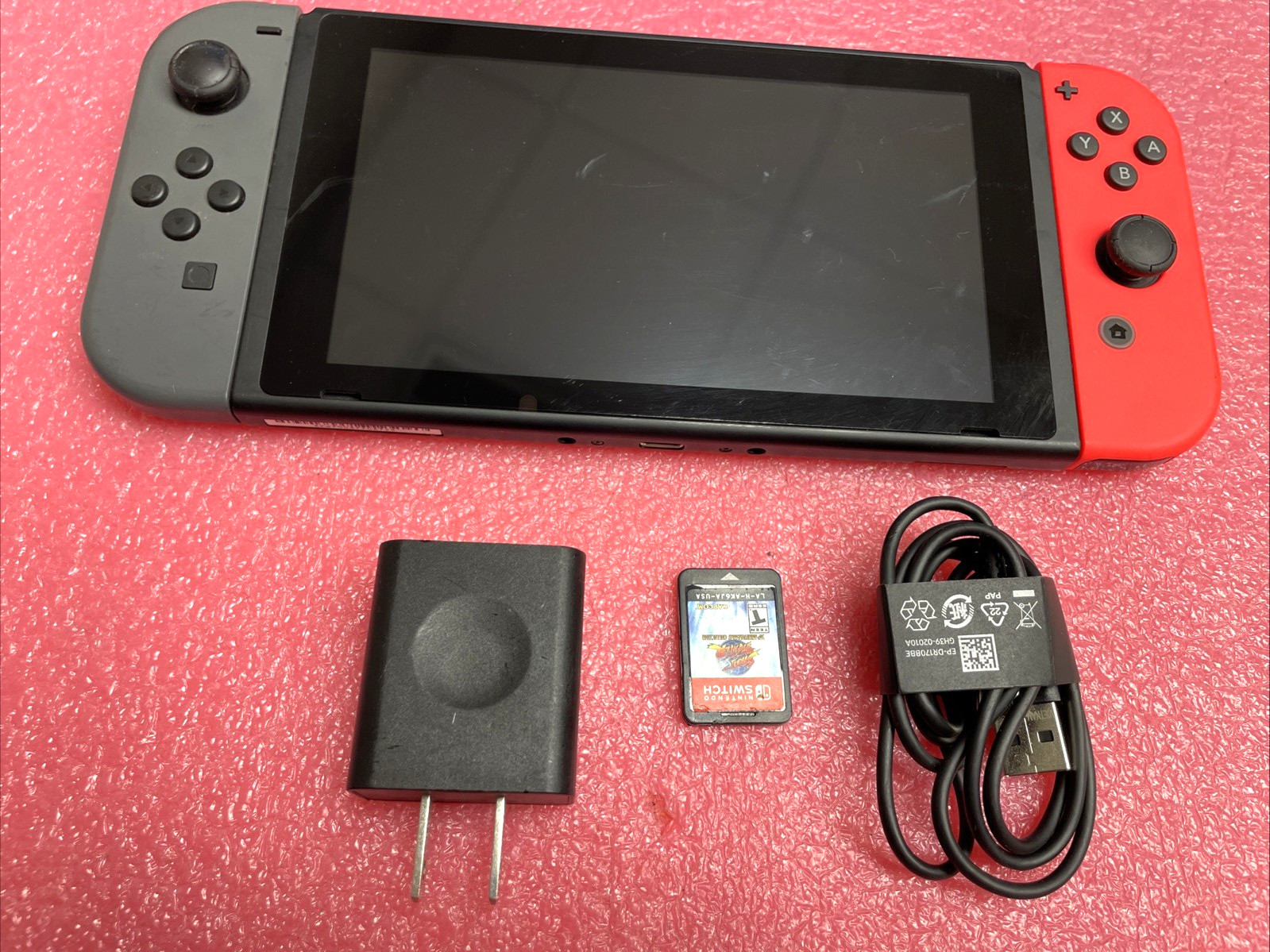 Nintendo Switch Handheld Console HAC 001-01 W SD CARD AND CHARGER – WORKING