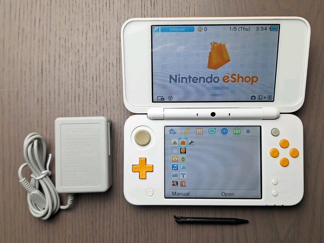 New Nintendo 2DS XL White Orange | Charger + 32GB SD Card | Region Free