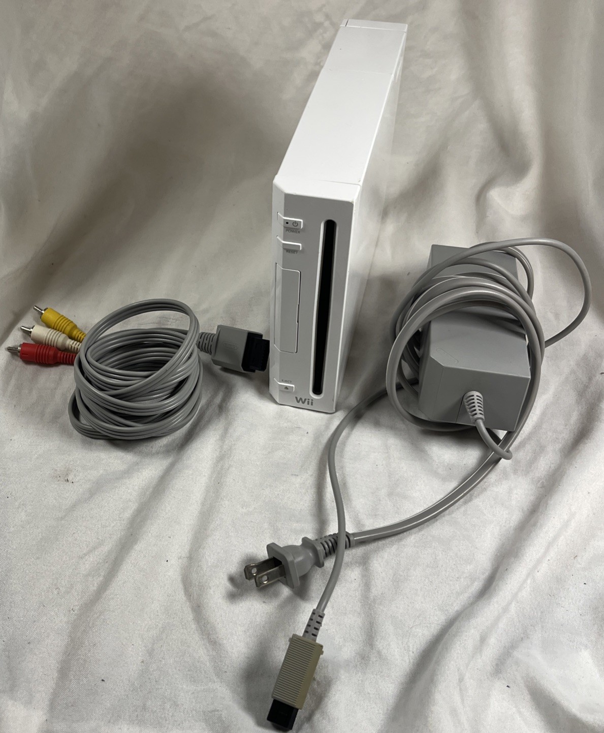Nintendo Wii System Console White RVL-001 GameCube Tested w/ Cords (No Sensor)