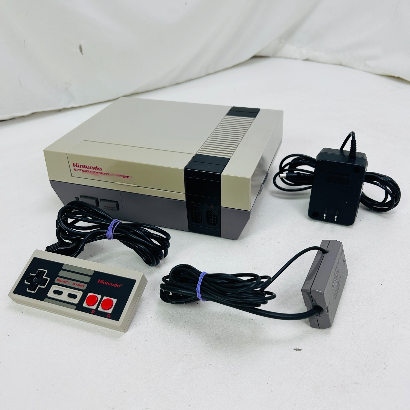 Nintendo NES-001 Entertainment System Console Gray NTSC Controller RF-Switch