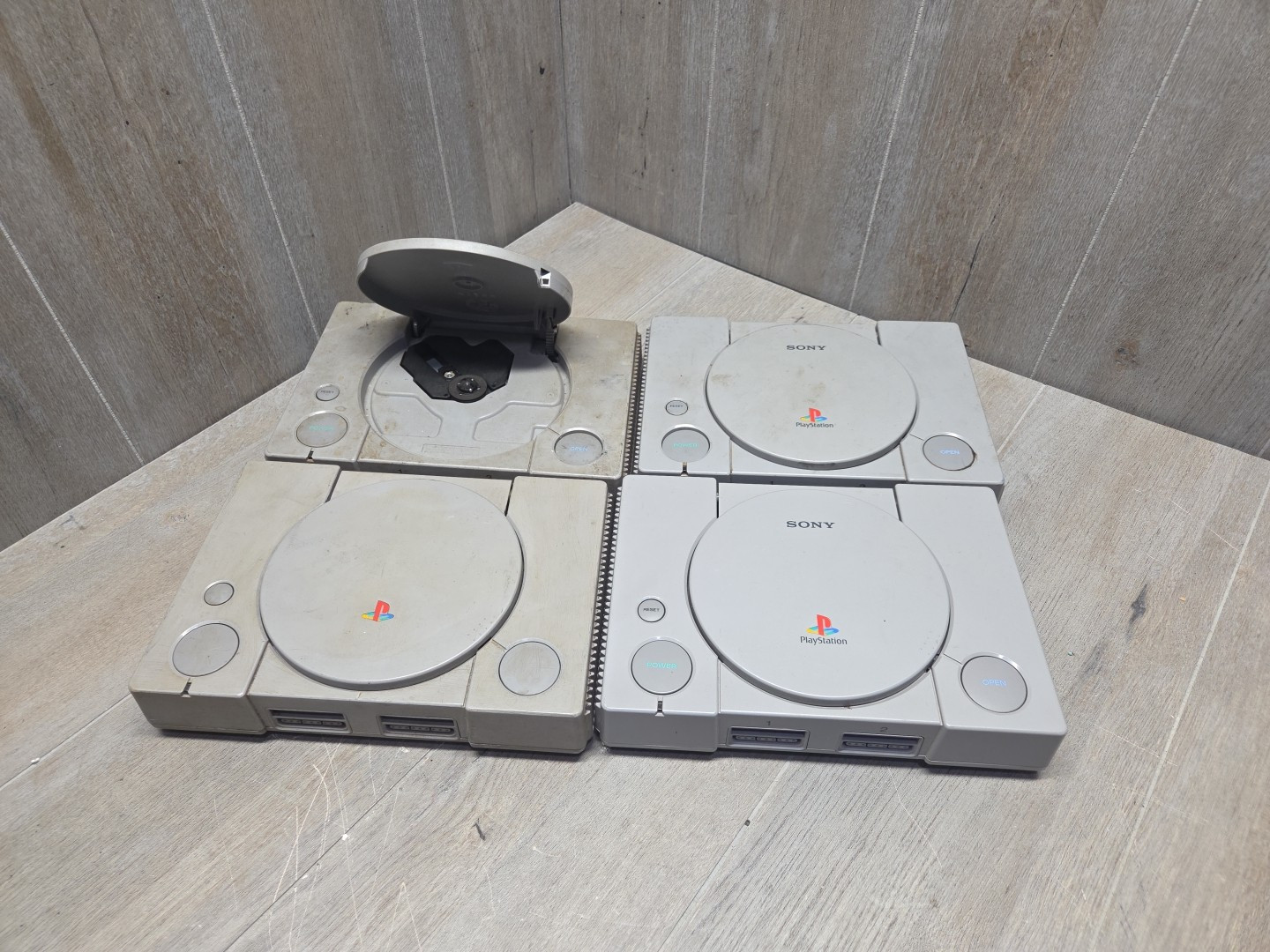 4xPlayStation 1 Console SCPH-5501 SCPH-9001 2x SCPH-1001