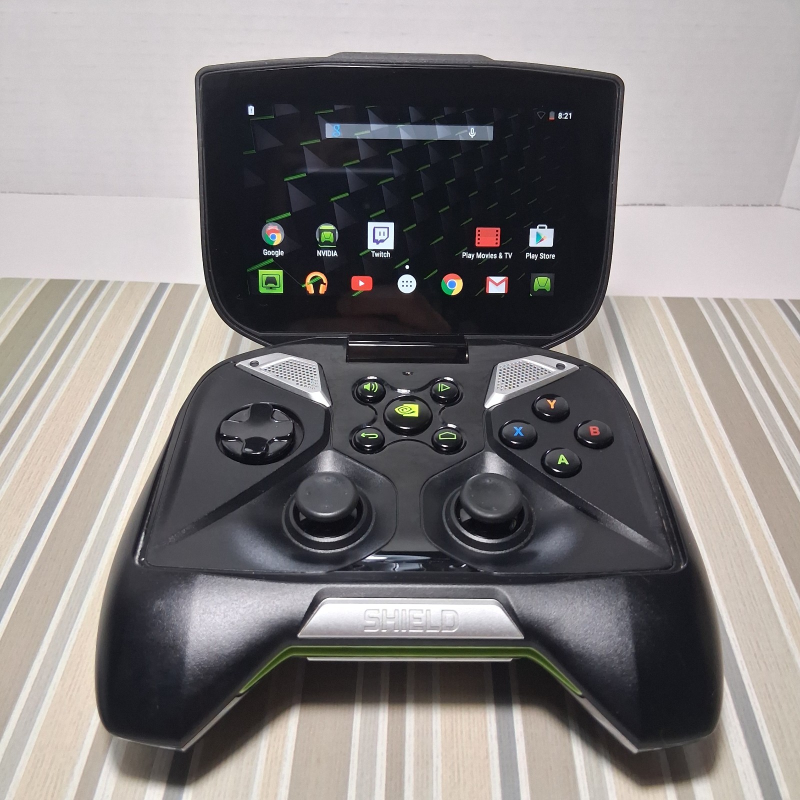 Nvidia Shield Portable Handheld Console P2450 16GB Black + 64GB MicroSD – Tested