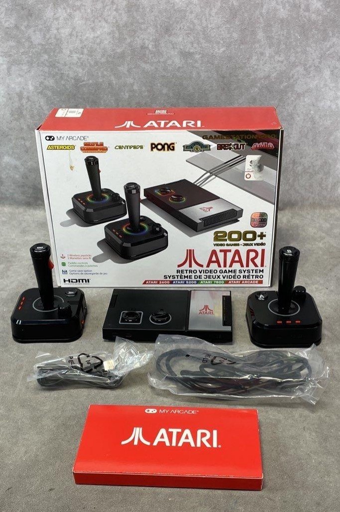 Atari Gamestation Pro with 2 Joysticks and 200 Games