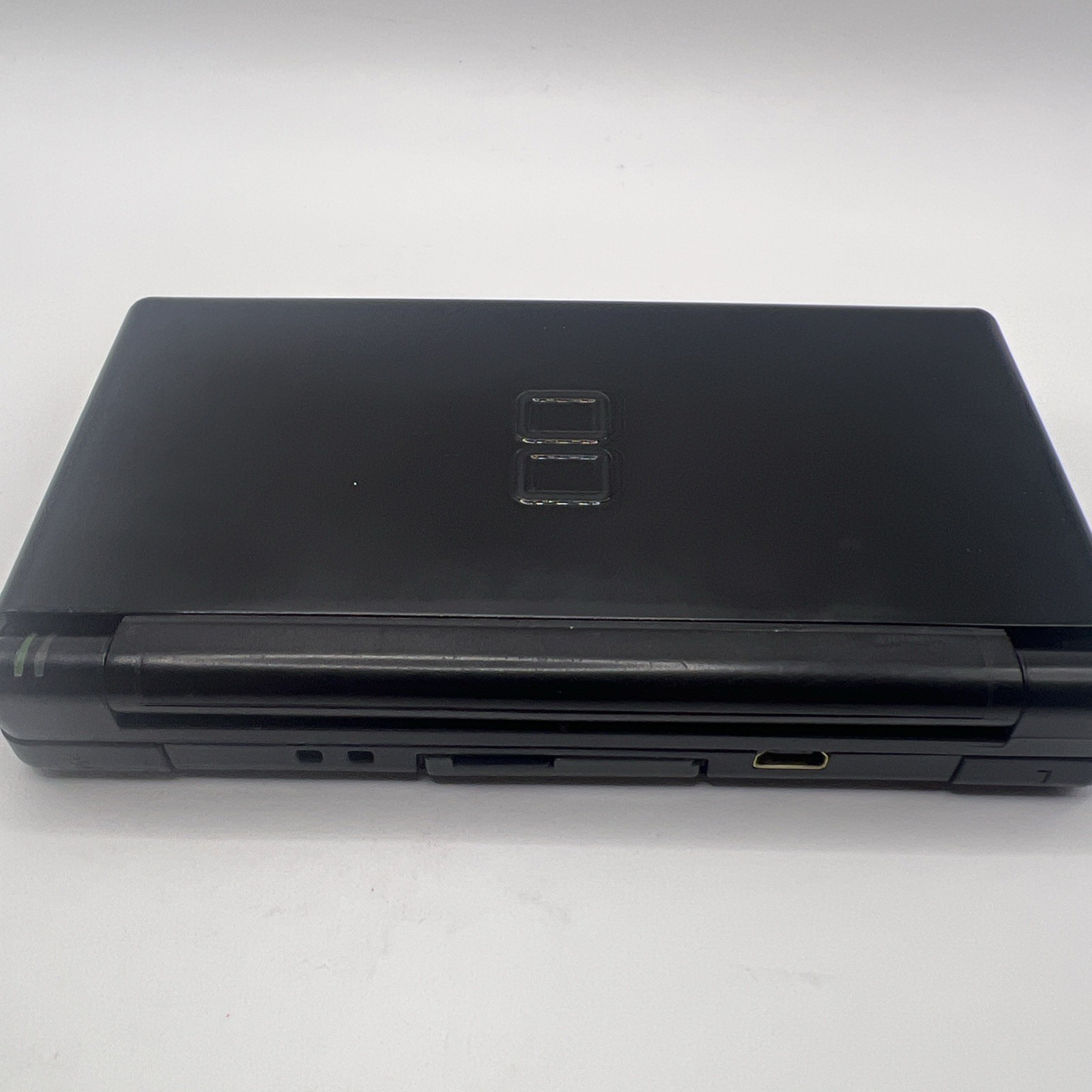 Nintendo DS Lite Handheld System – Cobalt/Black, Works needs charger and SD card