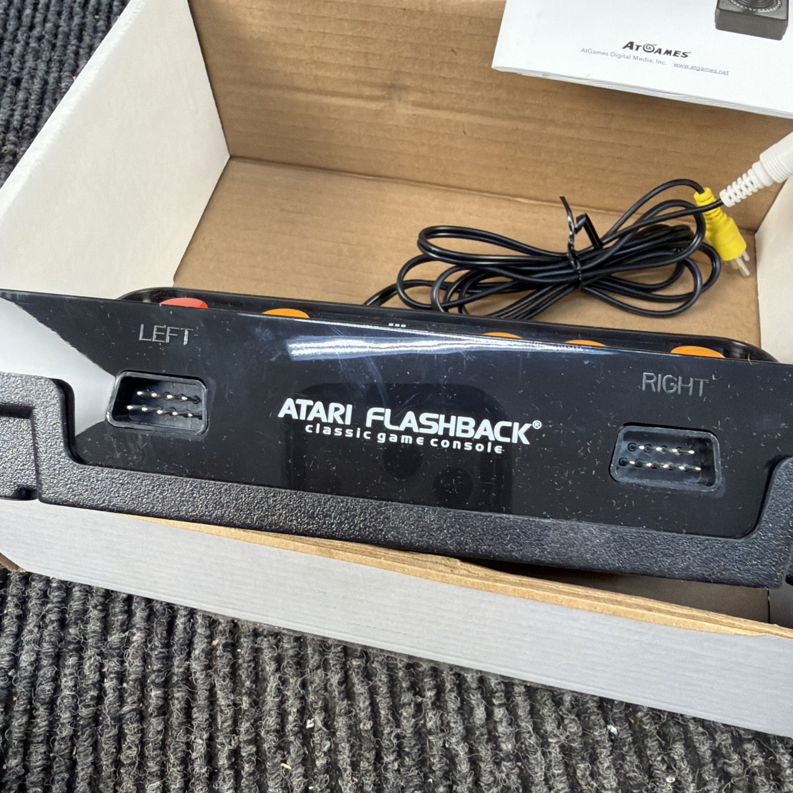 Atari Flashback 8 Black & Orange 105 Built-in Games 2 Joysticks RCA