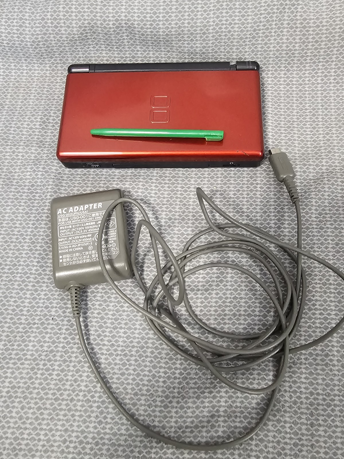 Nintendo DS Lite – Crimson Red READ DESCRIPTION