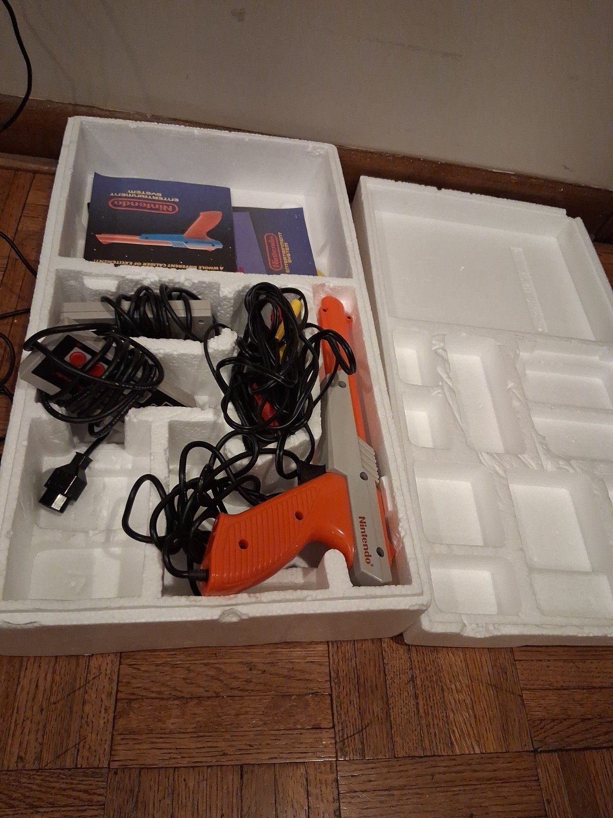 Nintendo NES Action Set Console Bundle w/ Original Box & Zapper Light Gun