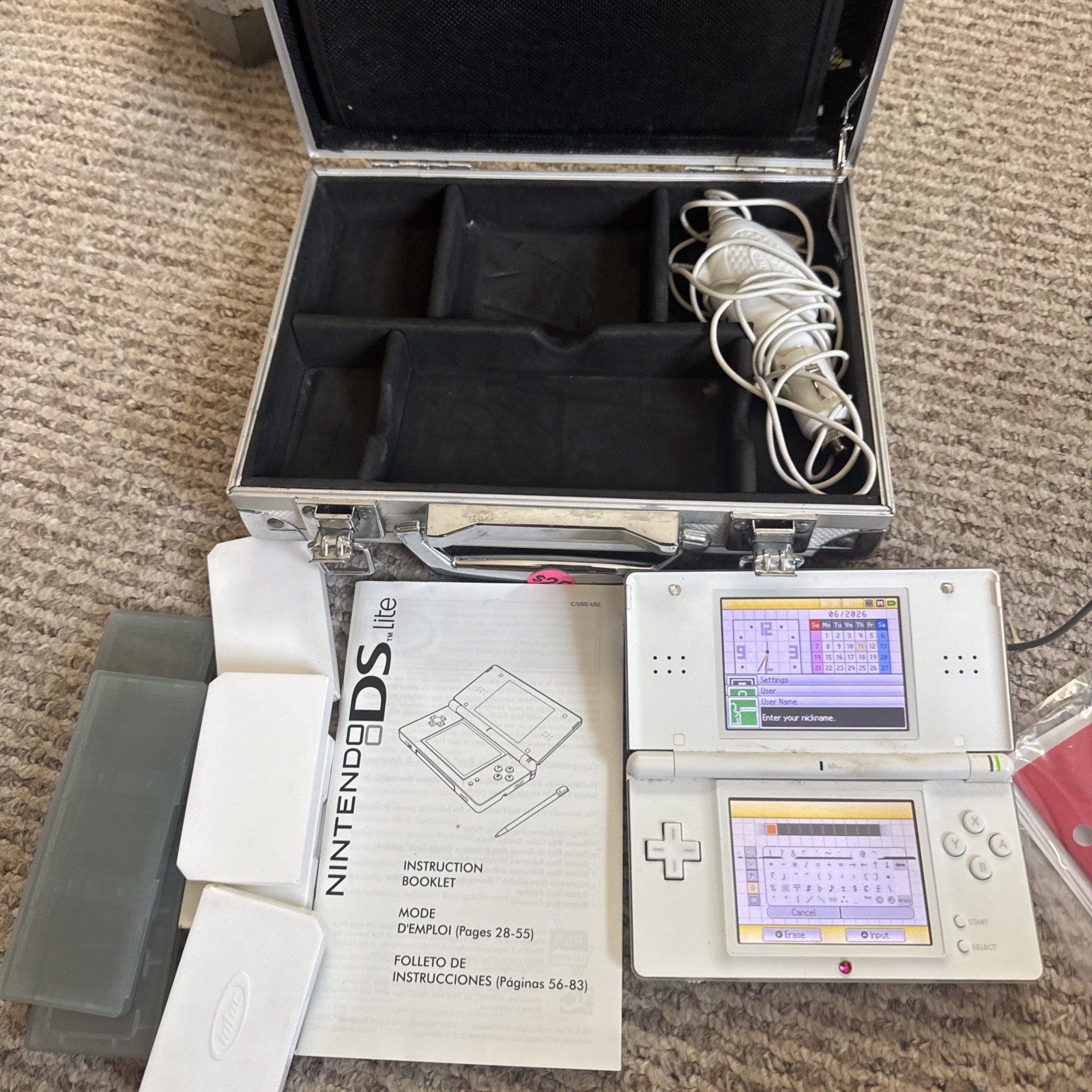 Nintendo DS Lite USG-001(JPN) White Handheld Console w/ Stylus Pixel Damage