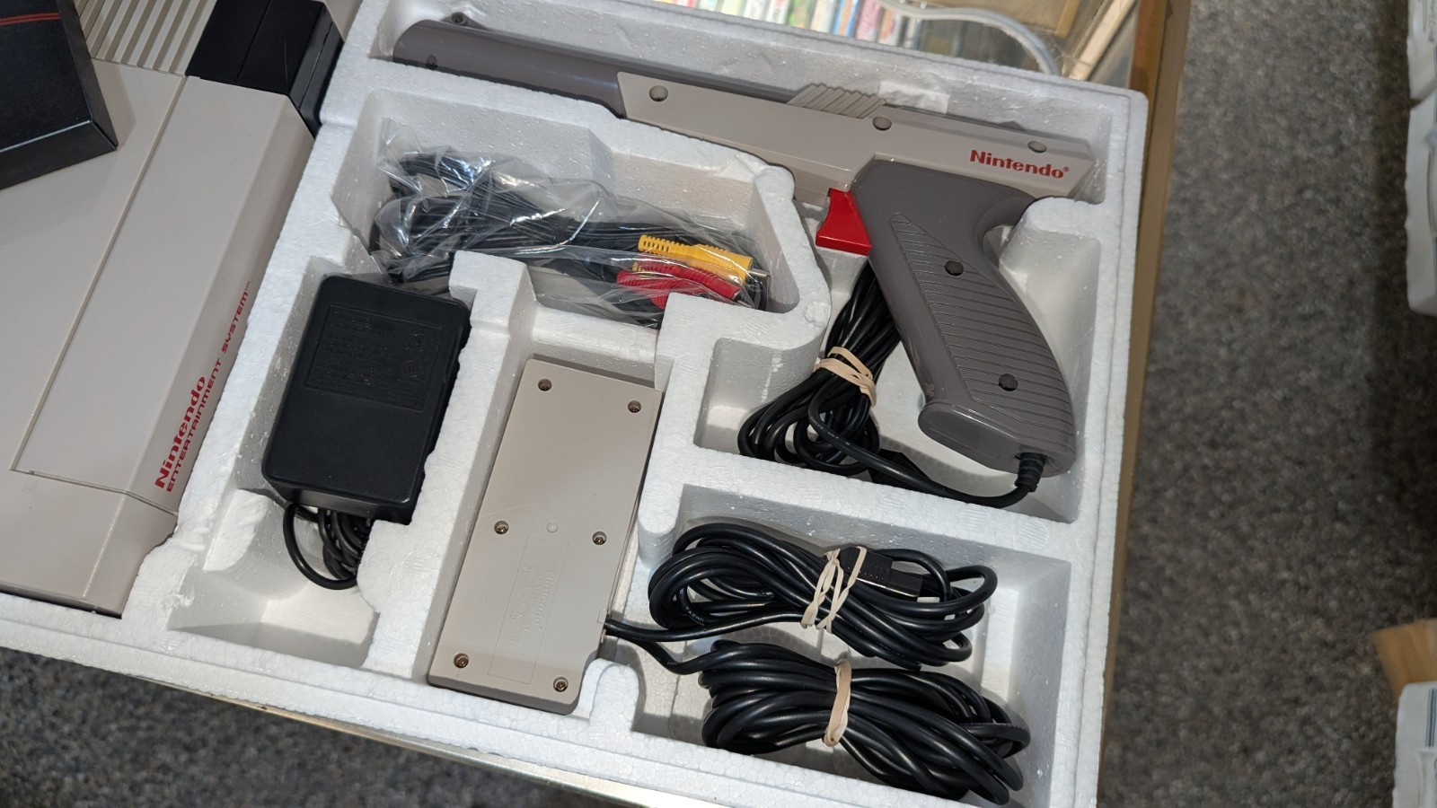 VERY CLEAN Nintendo NES Action Set Console Complete In Box With Paperwork
